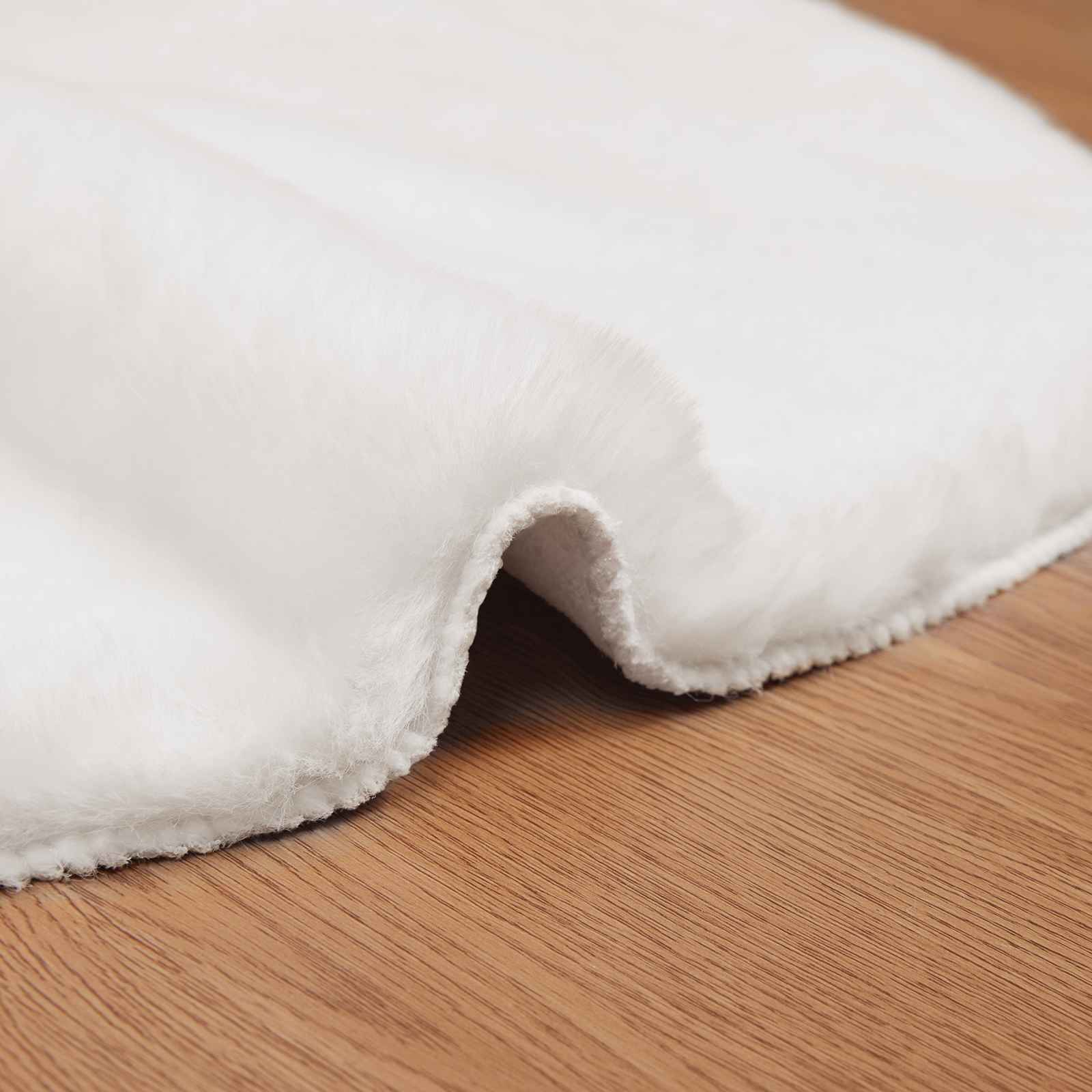 Non-slip Faux Rabbit Fur Rug Olite White