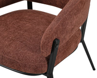 Fotelio FIONN elegantiškos linijos iš šono