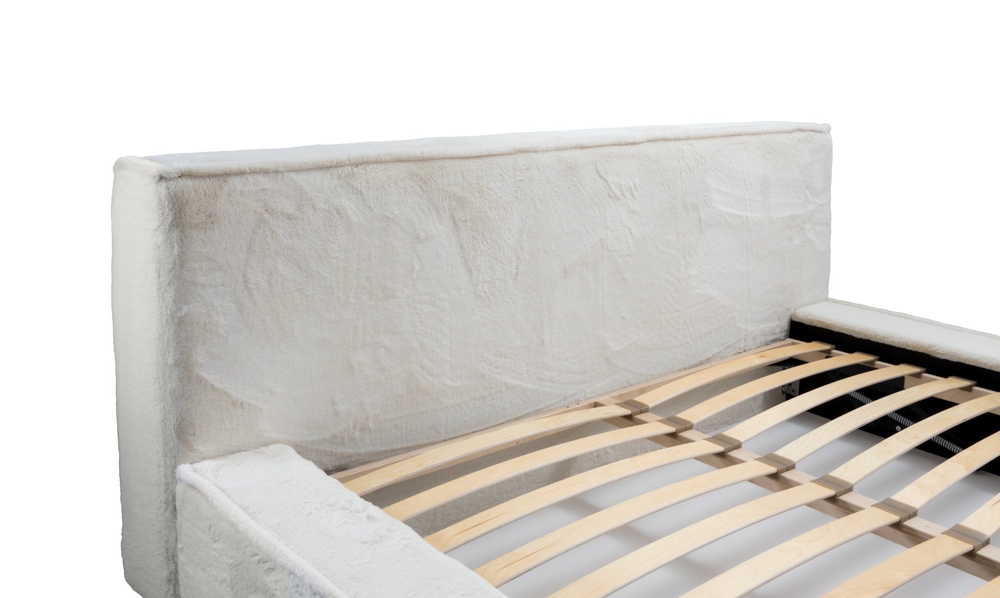 Lova JAMES, kreminė