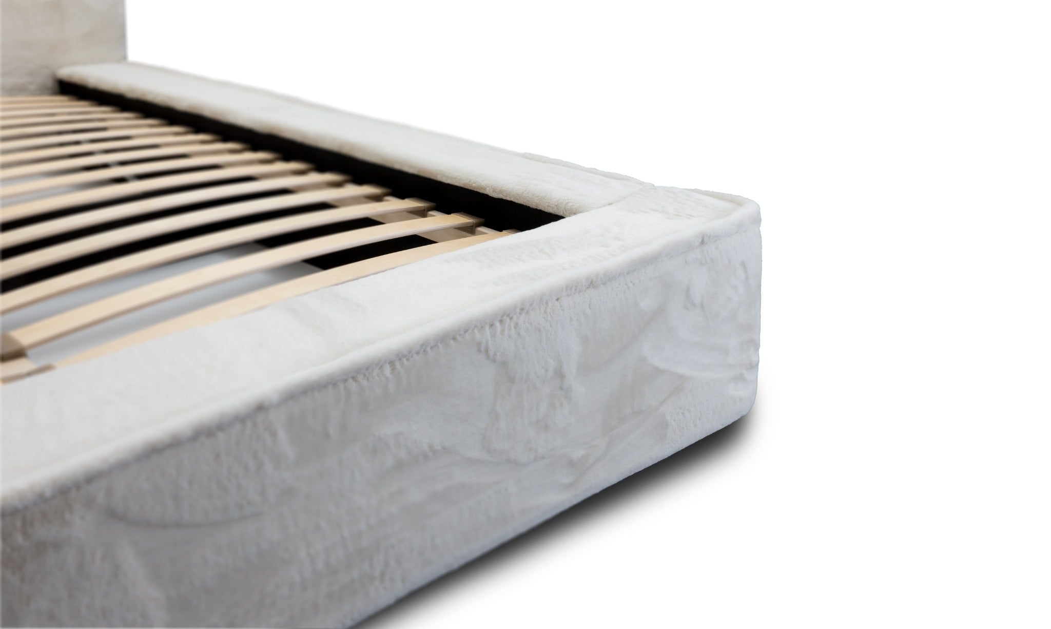 Lova JAMES, kreminė