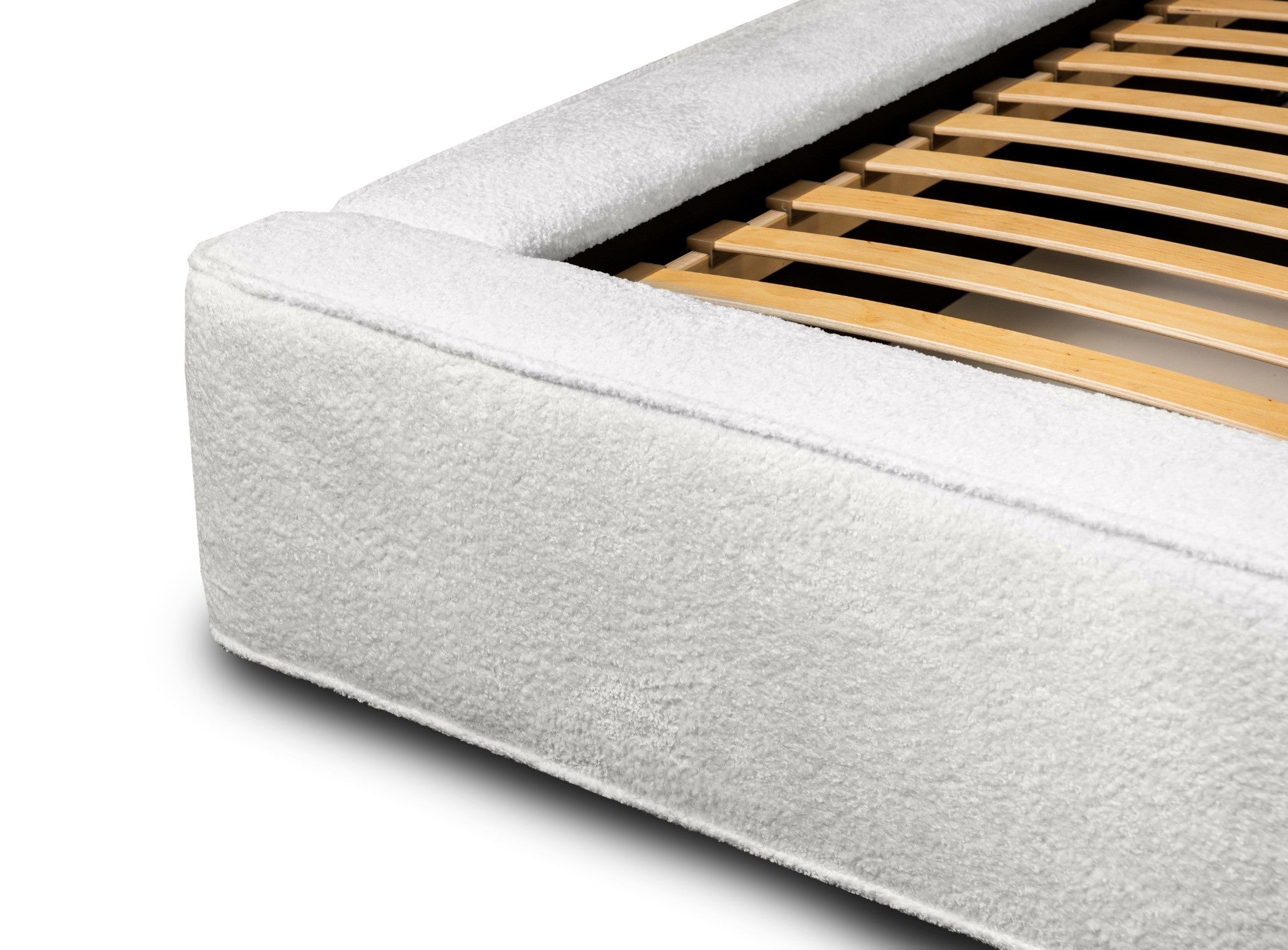 Lova BERNAND, kreminė