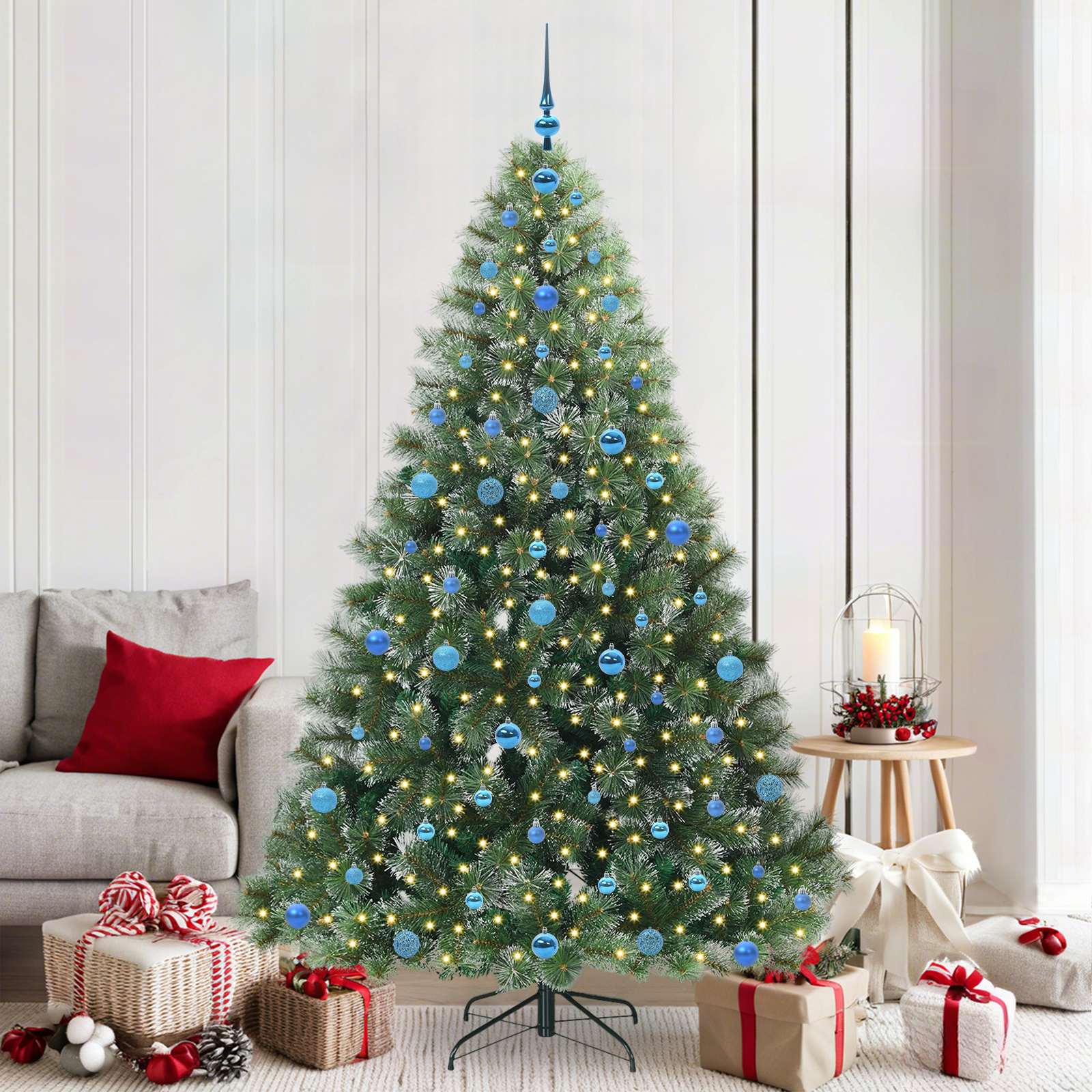 Dirbtinė Kalėdų eglutė BOREAL PINE, su 300 LED Žalia 210 cm.  ir
