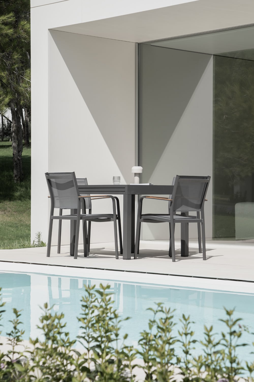 Outdoor table STARMI, square, extendable, graphite grey