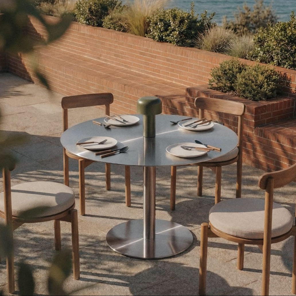 Round outdoor table Xiren, option 2