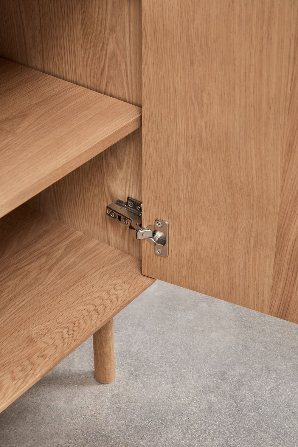 Aukšta komoda TREVERIS, iš ąžuolo