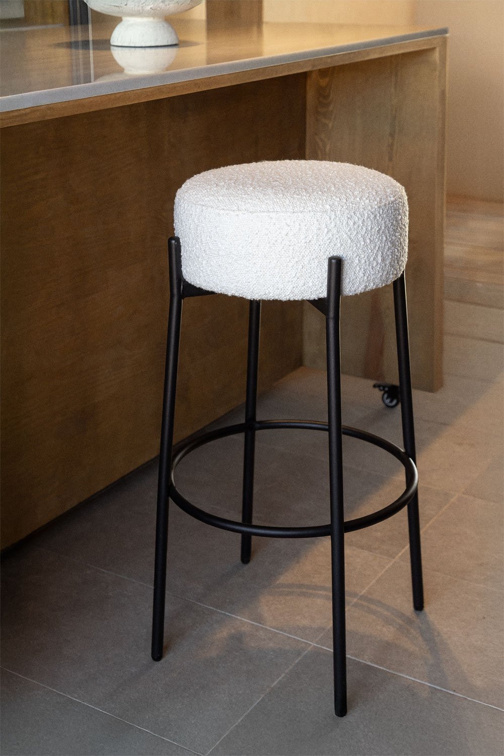 Aukšta baro kėdė CALAINO 75 cm prie baro stalo