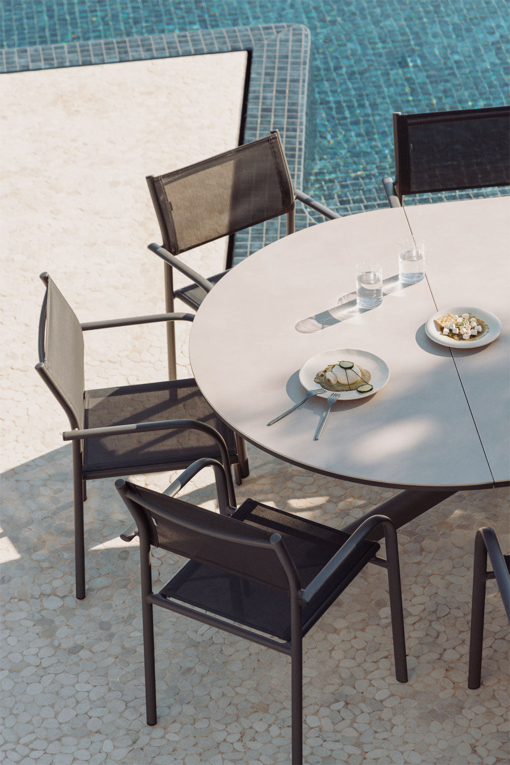 CORSO extendable outdoor table, graphite