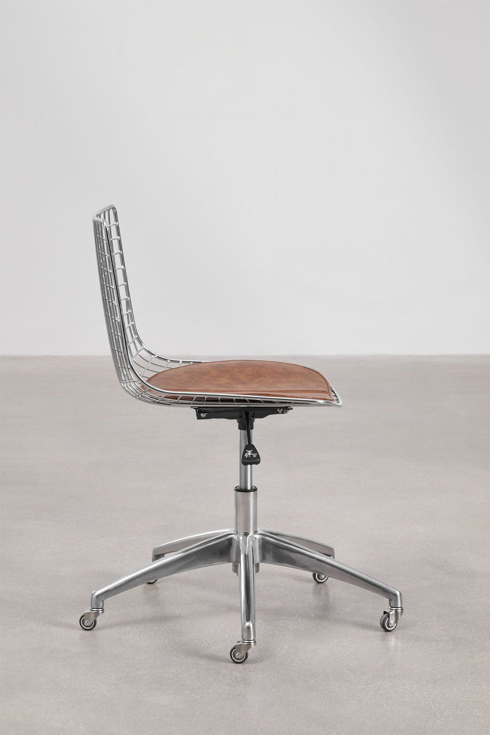 Biuro kėdė ZIVIERO vaizdas iš priekio su porankiais