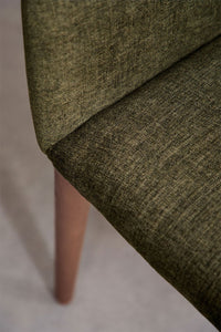 Valgomojo kėdė SOLUARO prie modernaus stalo