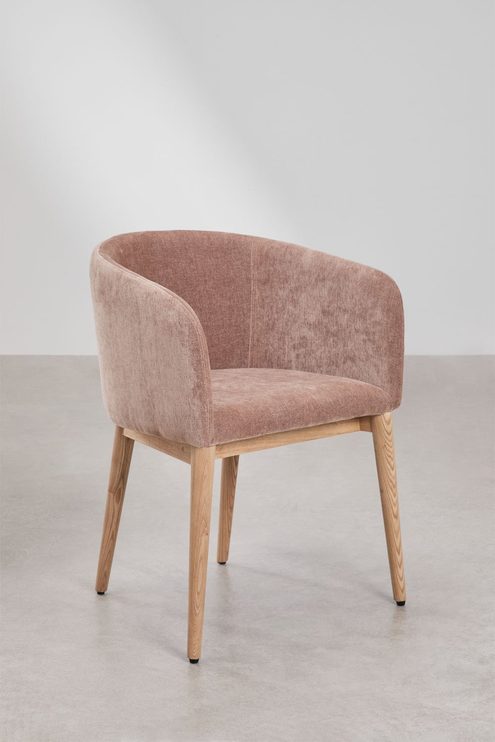 SOLUARO dining chair with armrests, natural wood frame, rose quartz chenille