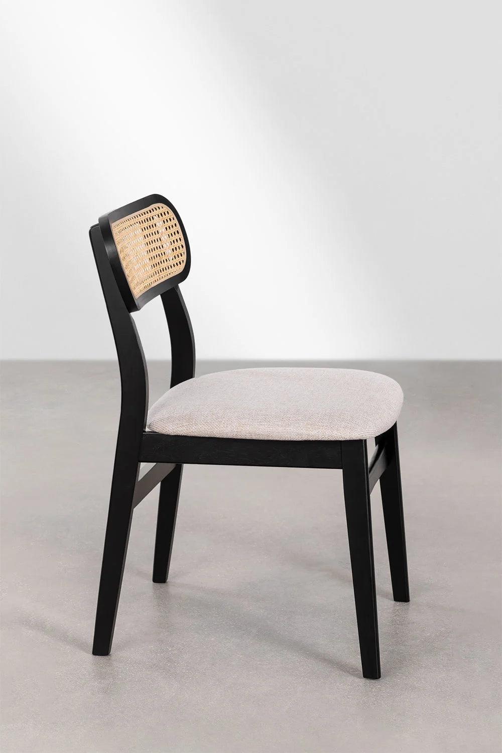 Valgomojo kėdė LEIVE, medinė, juoda spalva