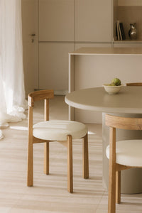 Valgomojo kėdė VELUURA ąžuolo konstrukcijos kėdė su apmuštu sėdėjimu