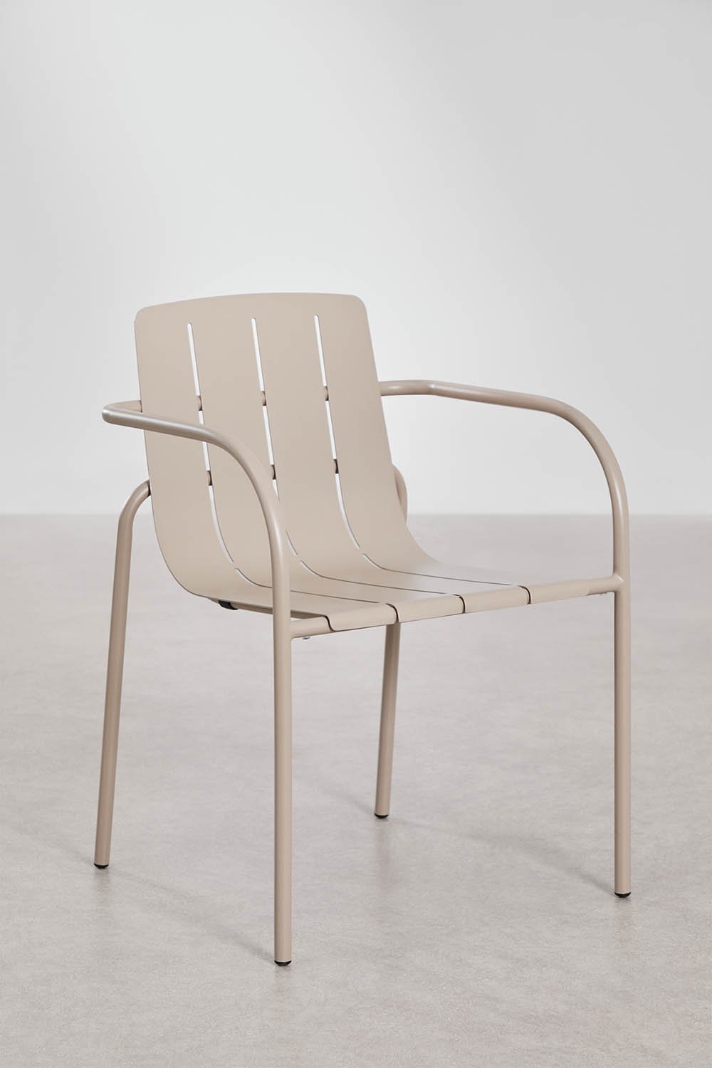 Valgomojo kėdė SOLOIRO su porankiais industriniam interjerui