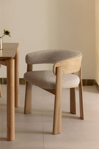 Valgomojo kėdė LUNAORO bendras vaizdas su ąžuolo rėmu ir porankiais