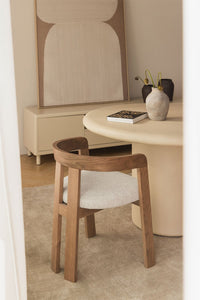 Valgomojo kėdė SIRAIRO vaizdas iš šono su ąžuolo rėmu