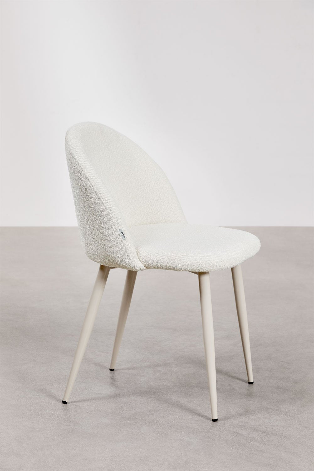 Ypač jauki kėdė FARAURA DELUXE bouclé moderniame interjere