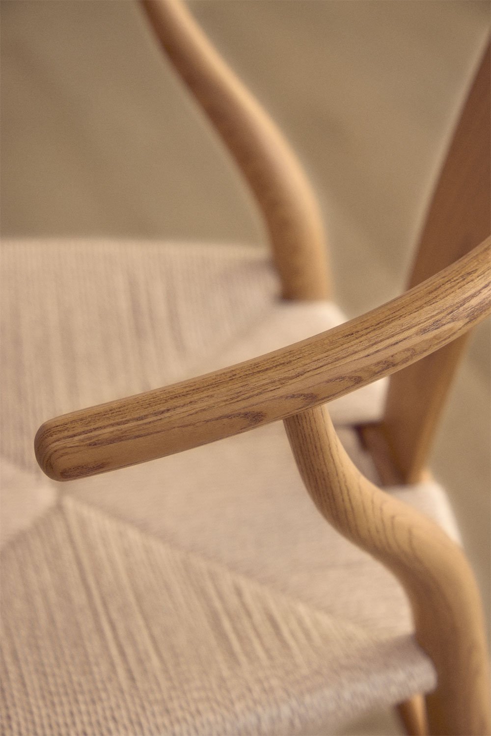 Valgomojo kėdė VORAORO EDITION pintos popierinės virvės sėdimos dalies detalė