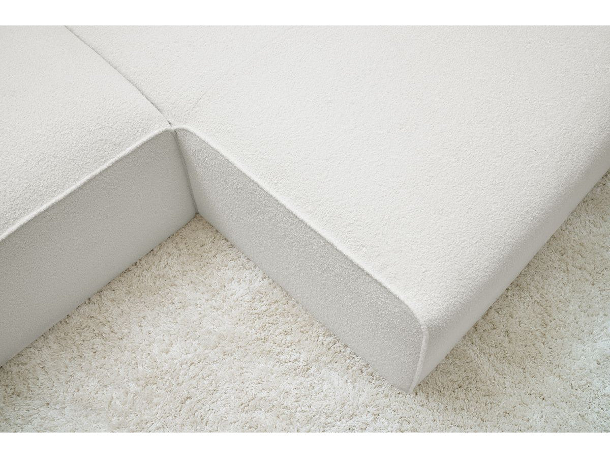 Kampinė sofa MEGEVE, bouclé, balta, kasdieniam poilsiui ir svečiams