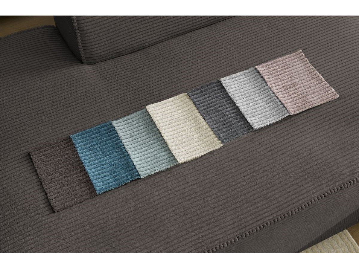 Kampinė sofa MEGEVE veliūrinė ruda subtilus interjero akcentas