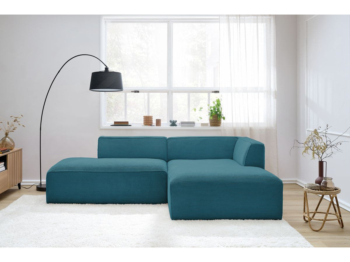 Kampinė sofa MEGEVE veliūrinė tamsiai mėlyna iš arti su audinio faktūra