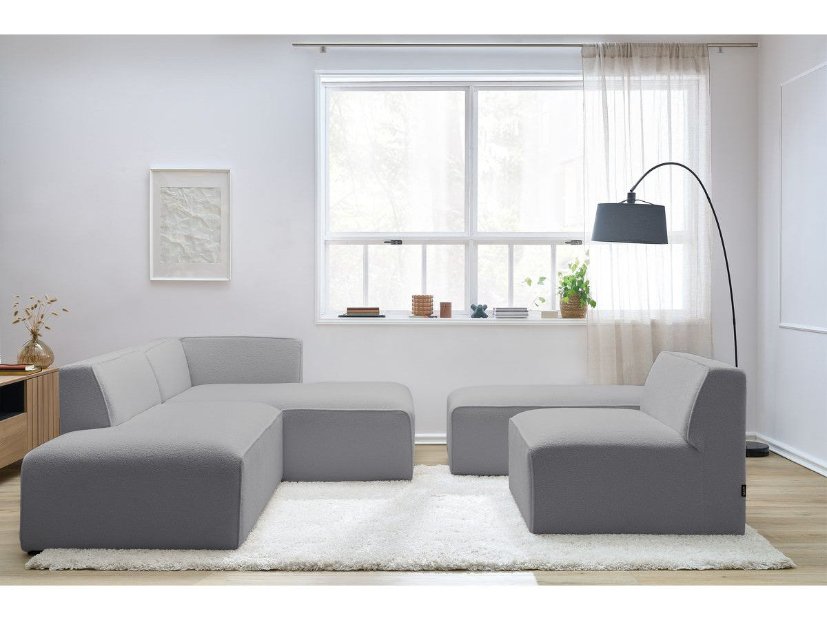 Kampinė modulinė sofa MEGEVE bouclé šviesiai pilka dešinė su foteliu ir pufu fotelio modulis