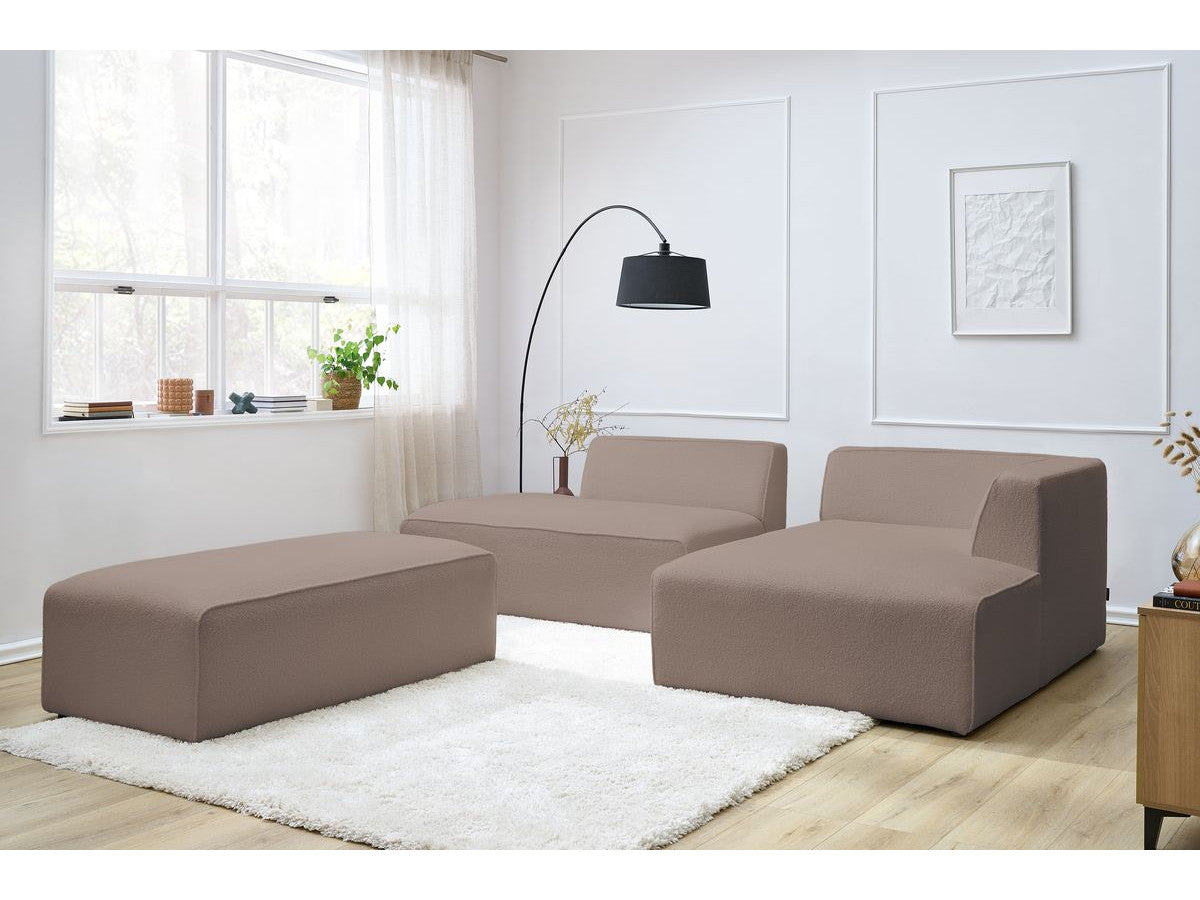 Modulinė kampinė sofa MEGEVE su pufu su tvarkingu išdėstymu