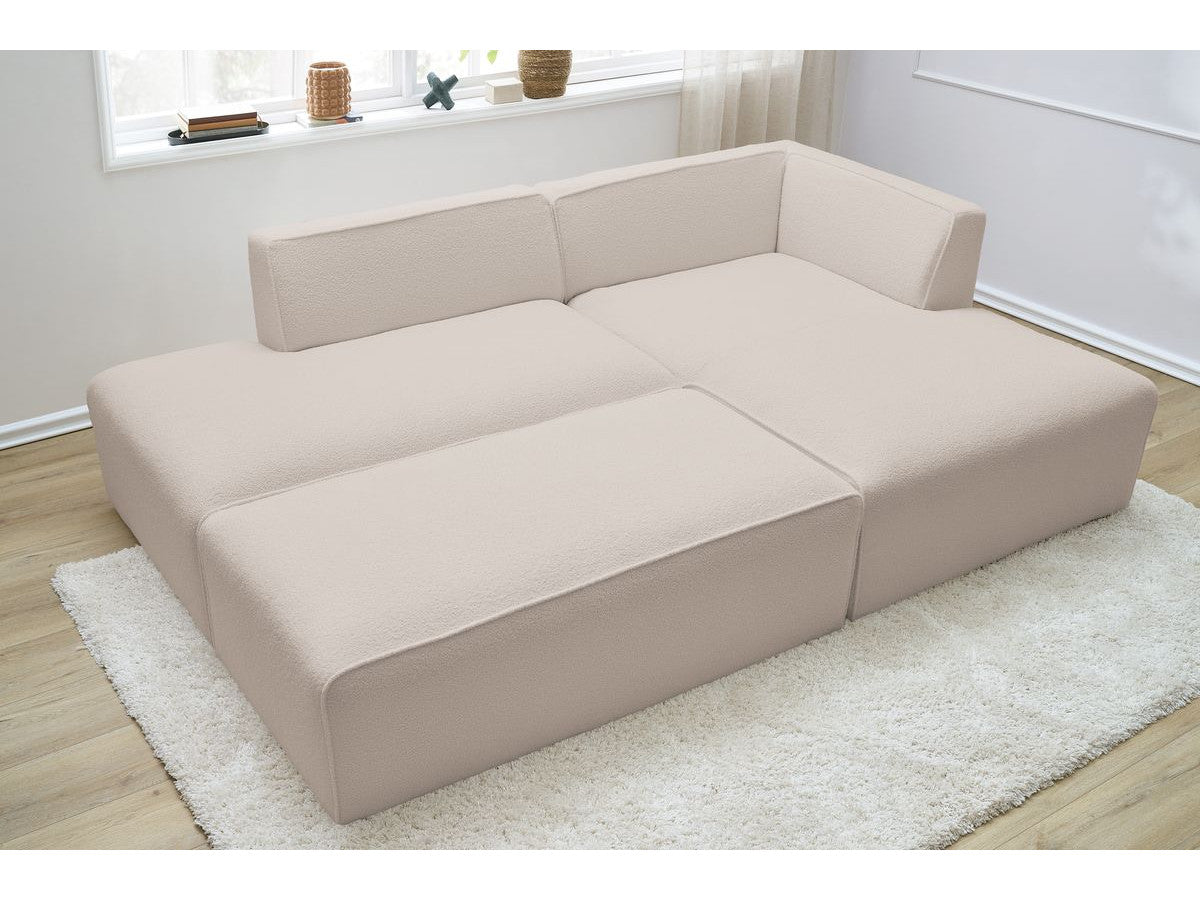 Modulinė kampinė sofa MEGEVE su pufu su estetišku išdėstymu