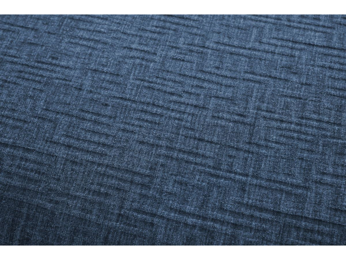 Kampinė modulinė sofa su pufu ir tamsiai mėlyna detalės vaizdas