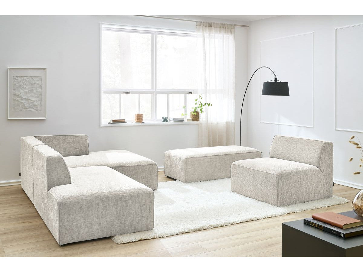 Kampinė modulinė sofa su pufu ir smėlinė kampinis vaizdas