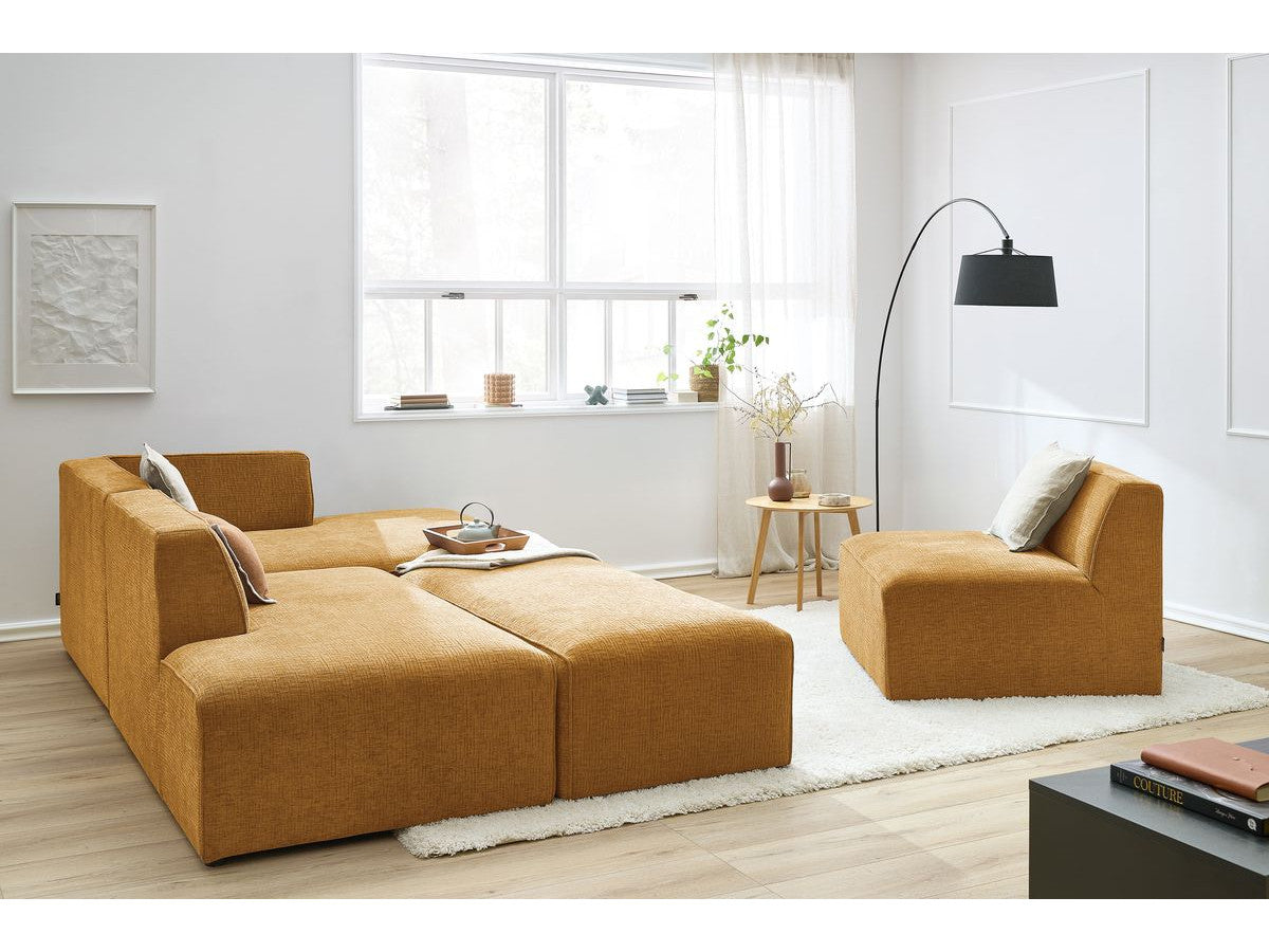 Kampinė modulinė sofa MEGEVE, geltona, su pufu su pagalvėlėmis