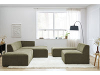 Kampinė modulinė sofa su pufu ir žalia moderniame interjere