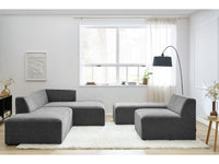 Kampinė modulinė sofa su pufu ir tamsiai pilka svetainės interjere