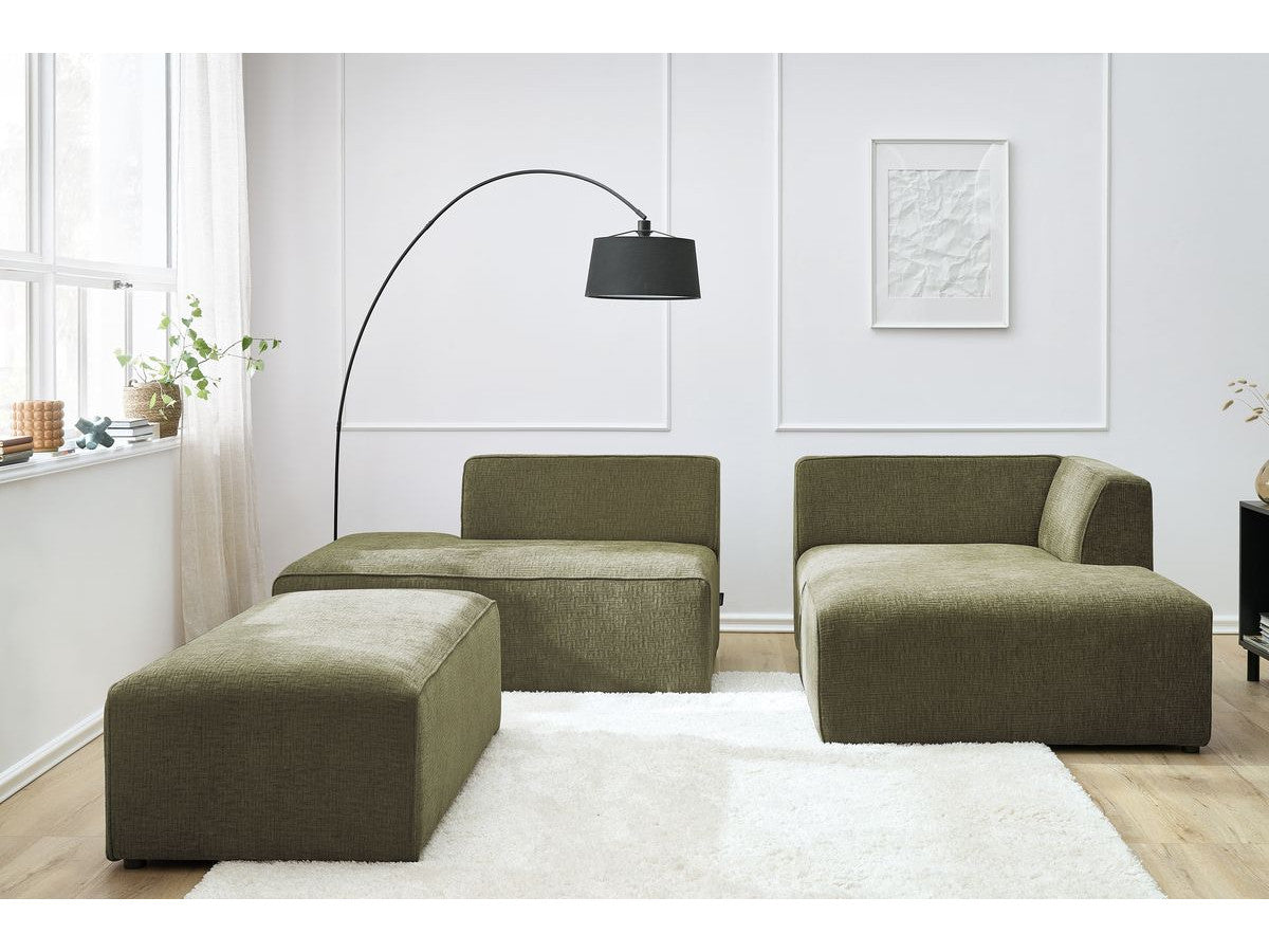 Kampinė modulinė sofa su pufu MEGEVE, žalia svetainės interjere