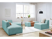 Modulinė kampinė sofa MEGEVE su krėslu ir pufu, šviesiai mėlyna gaivus atspalvis moderniai svetainei su rumbuotu veliūru