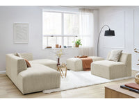 Modulinė kampinė sofa MEGEVE su pufu kaip pagrindinis svetainės akcentas