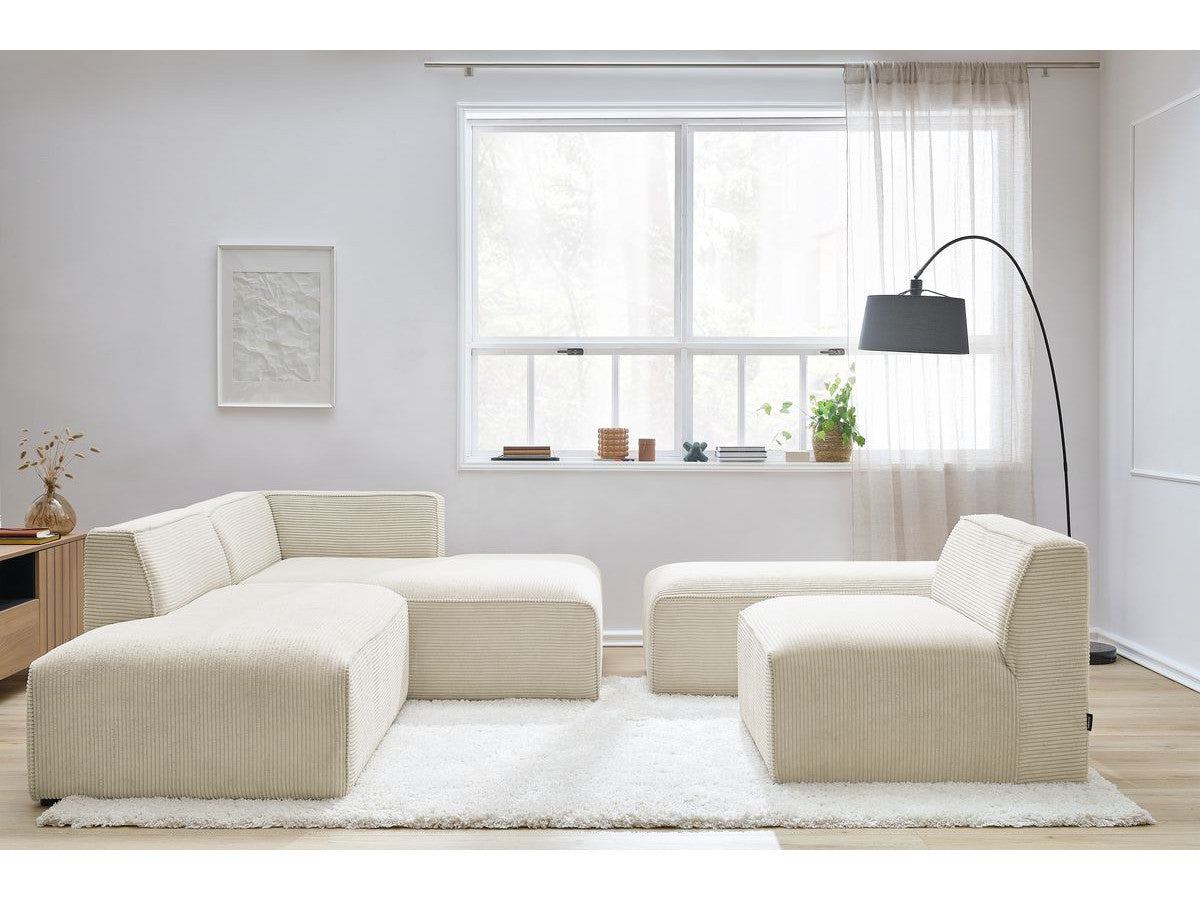 Modulinė kampinė sofa MEGEVE su pufu moderniame bute