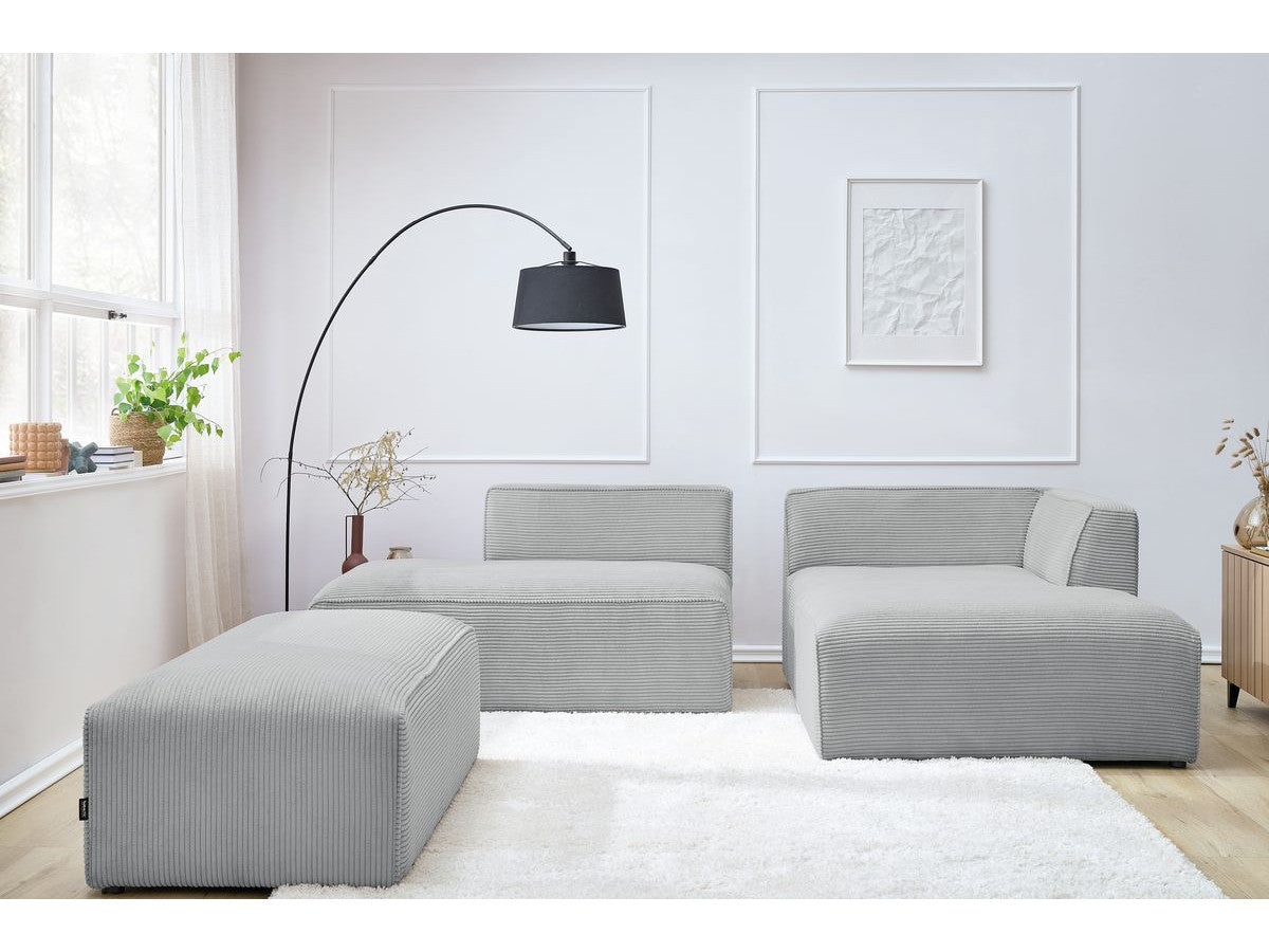 Modulinė kampinė sofa MEGEVE su pufu, šviesiai pilka erdviai sėdėjimo zonai