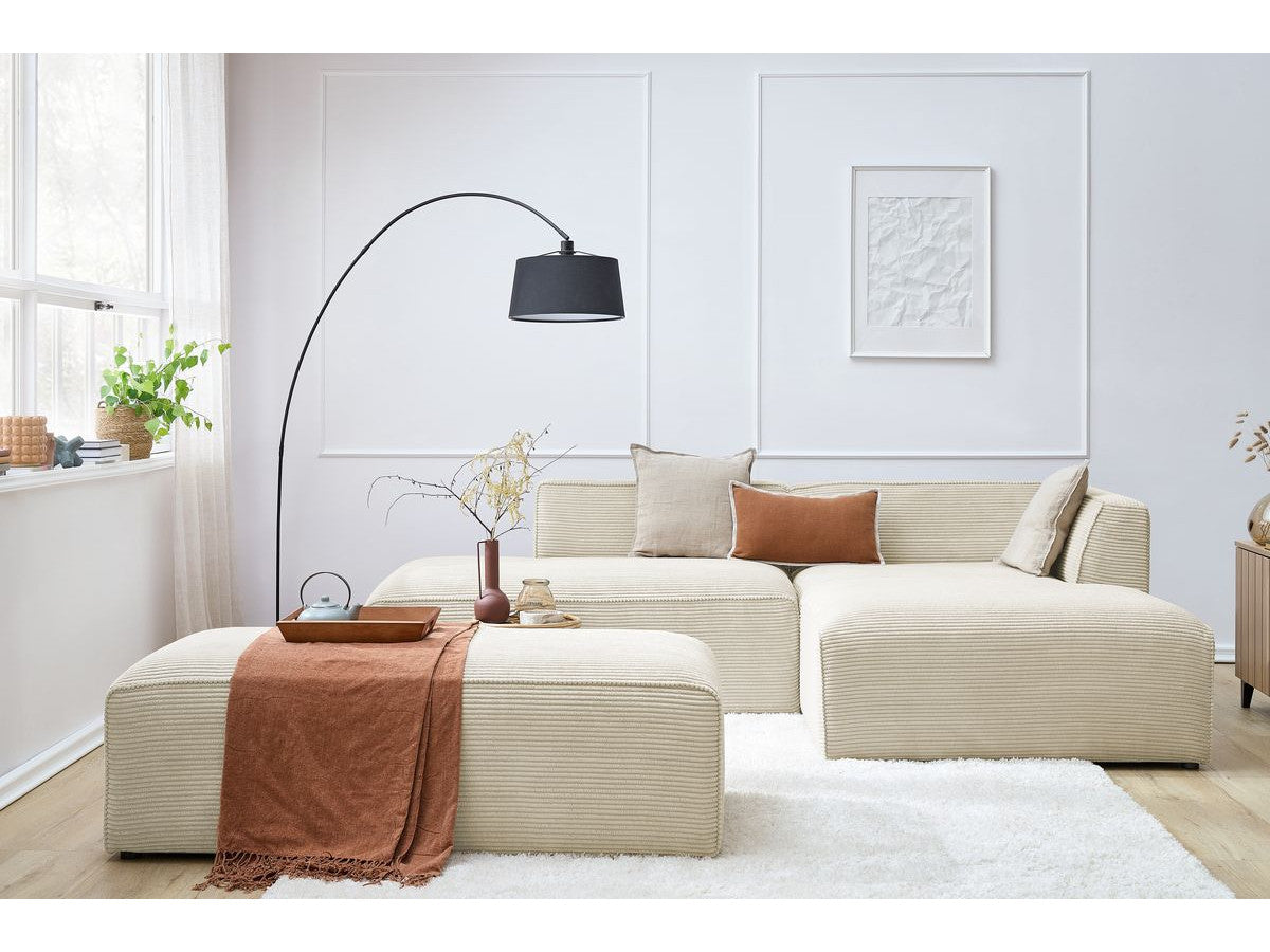 Modulinė kampinė sofa MEGEVE su pufu smėlio dešinė lengvai svetainei