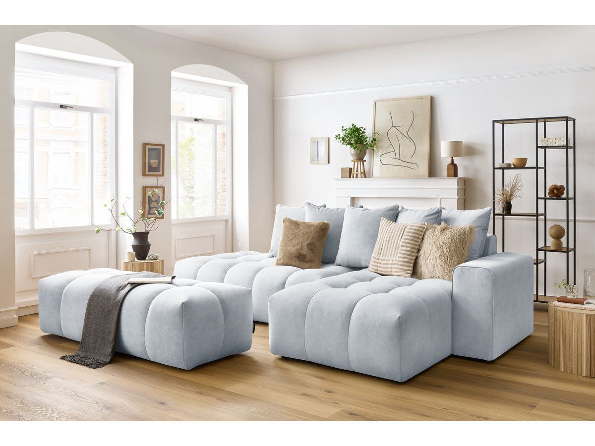 Kampinė sofa MONT-BLANC su pufu, veliūras, šviesiai pilka audinio tekstūra