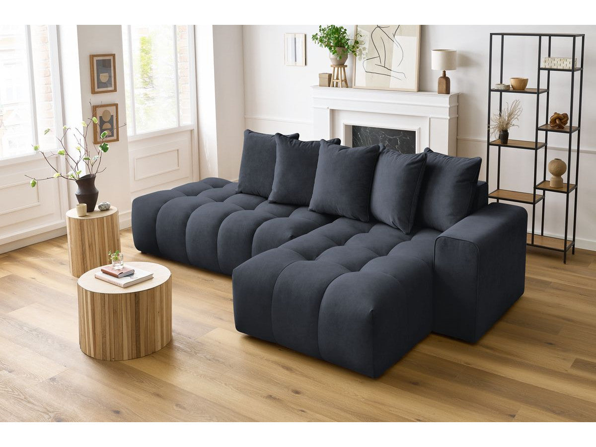 Kampinė sofa MONT-BLANC, veliūras, tamsiai mėlyna svetainės interjere