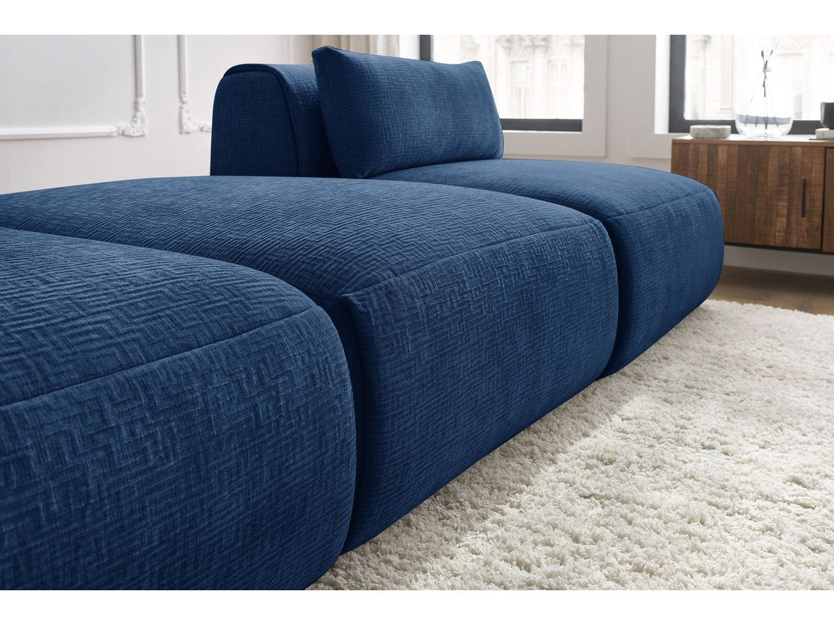 Sofa JEANNE, 3 vietų, tamsiai mėlyna svetainės interjere
