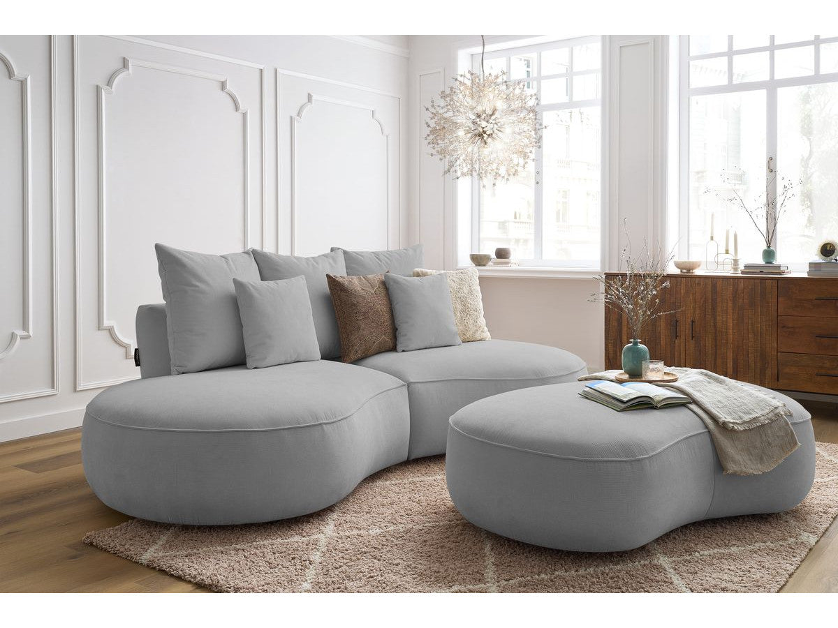 Sofa 3 vietų SAINT-GERMAIN su pufu, šviesiai pilka moderniame interjere