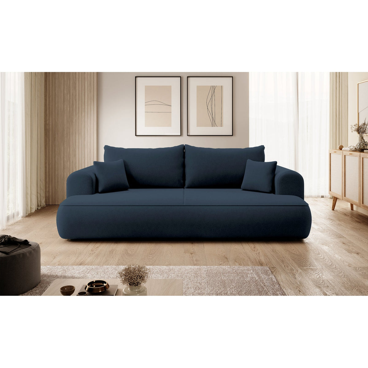 Sofa-lova CORMAC svetainės interjere, tamsiai mėlyna