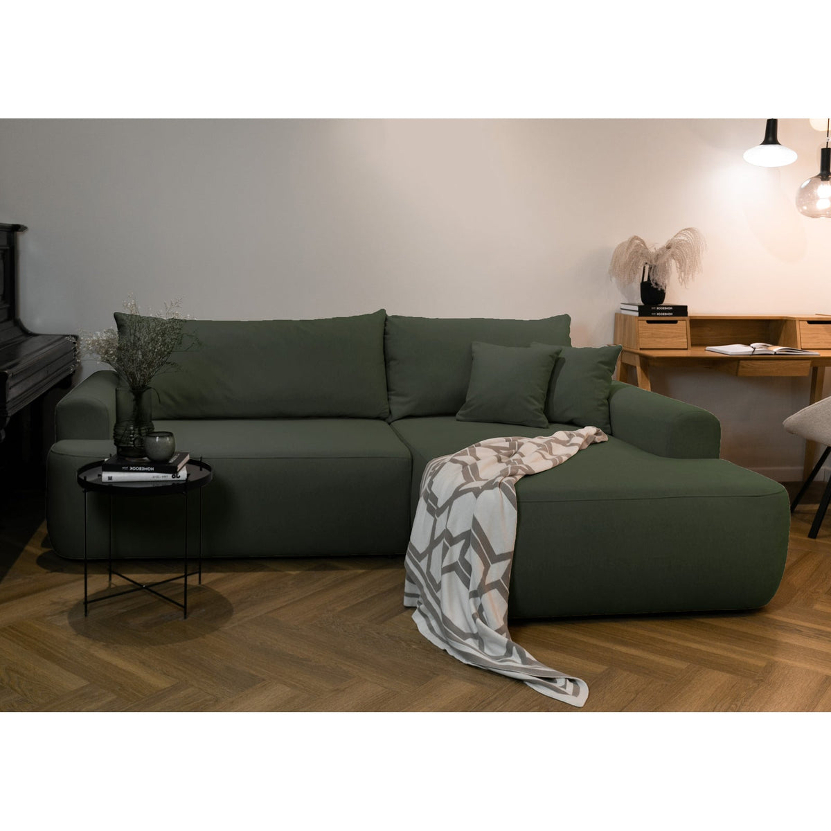 Kampinė sofa CORMAC minimalistiniame svetainės interjere
