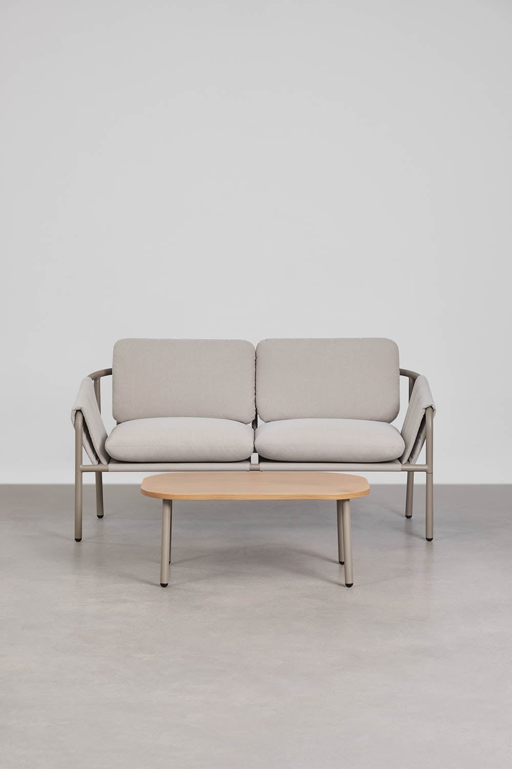 Lauko baldų komplektas ZUNIKA, sofa ir staliukas, mokos ruda