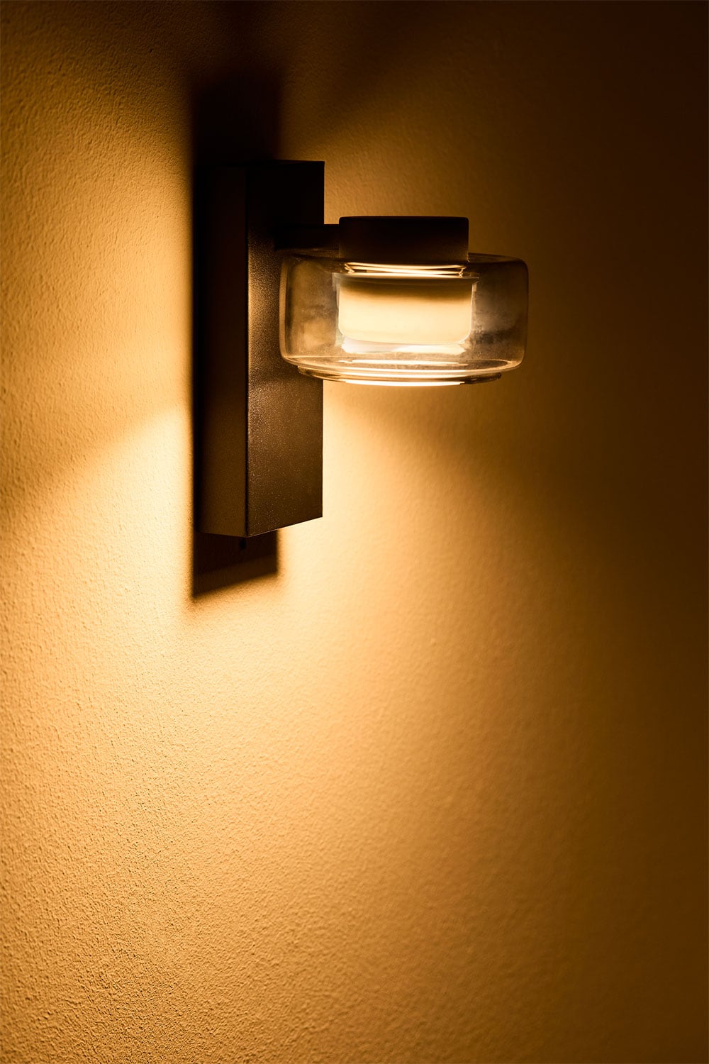 Outdoor wall lamp VALIDERI, black