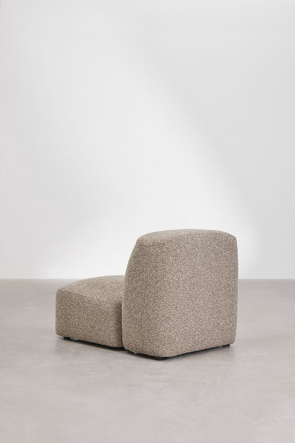Kampinė sofa KARDENA – kitu rakursu