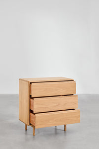 Komoda FENUORA vaizdas iš priekio su 3 stalčiais