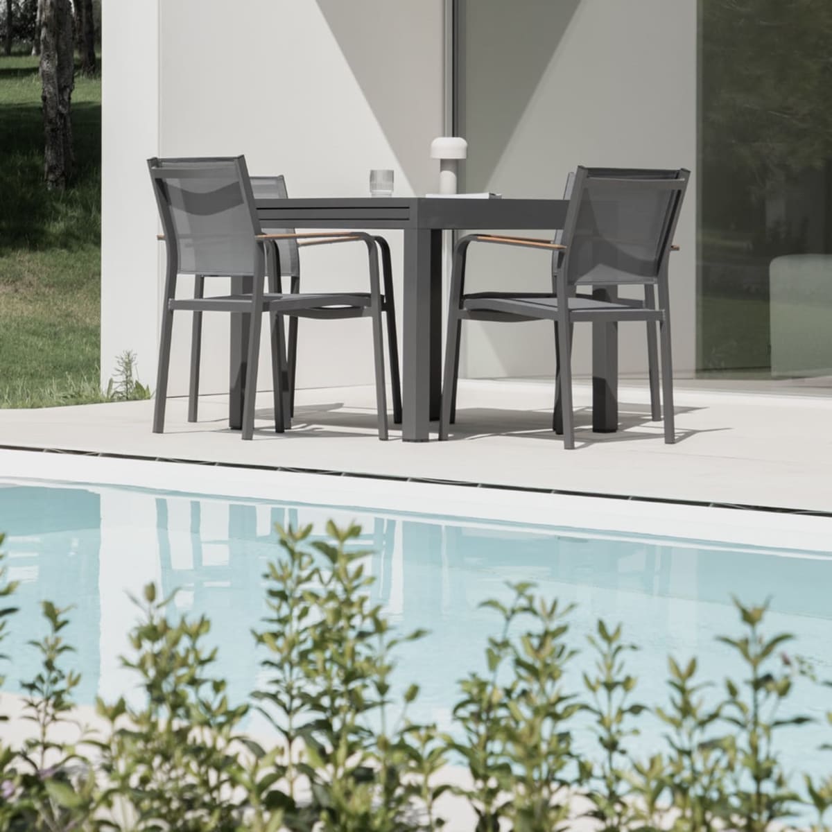 Outdoor table STARMI, square, extendable, graphite grey