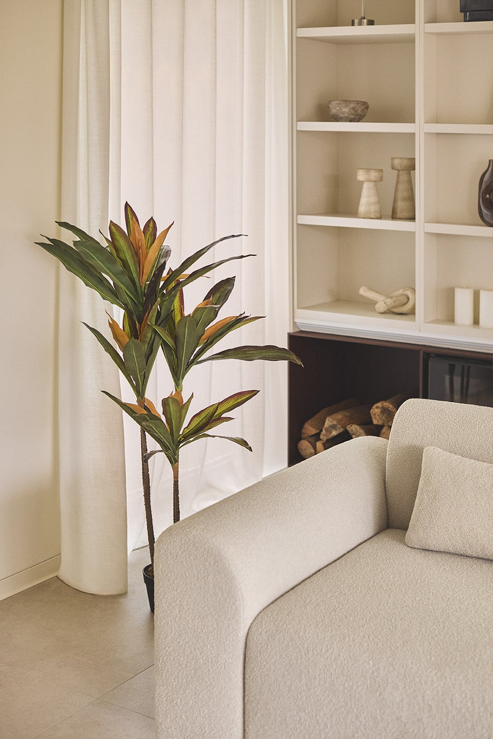 Dirbtinis augalas DRACENA iš priekio